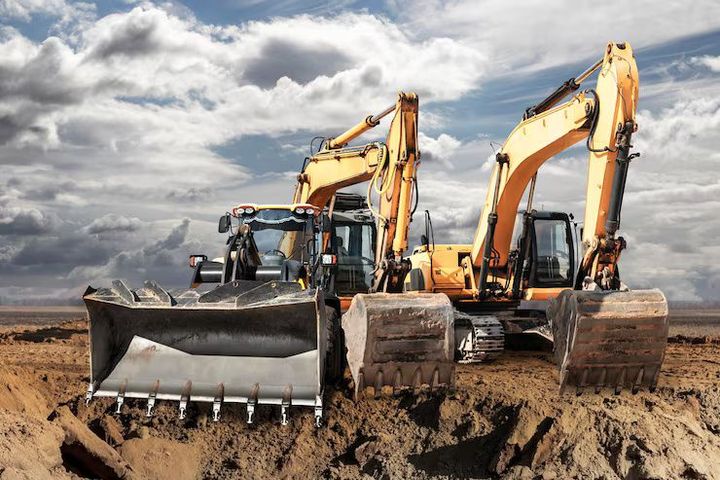 Learn About Earthmoving Equipment for Construction and Mining