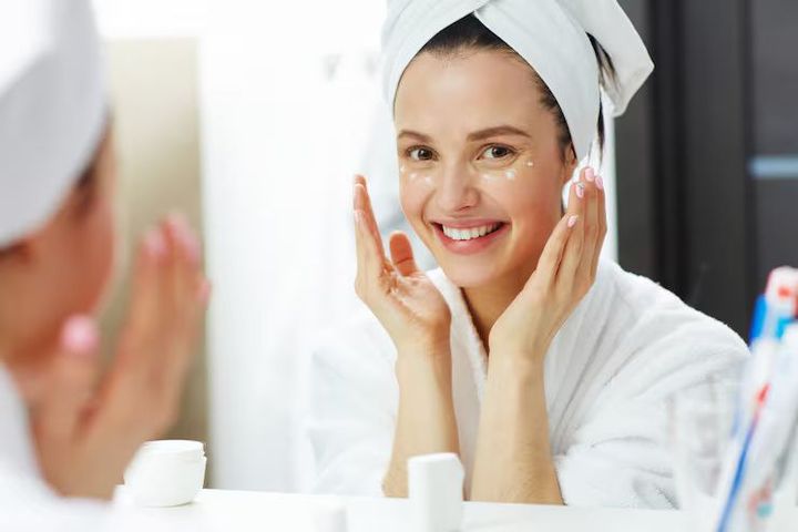 A Detailed Overview of Moisturizers: Informative Knowledge and Explanation