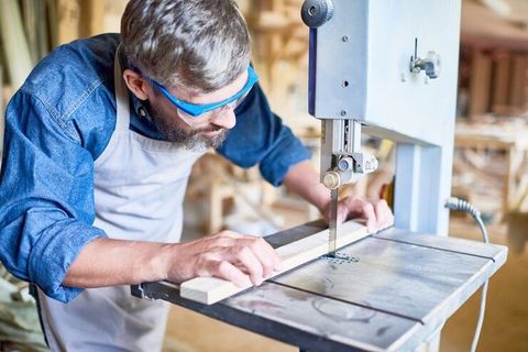 Complete Introduction to Band Saw Machines and Their Uses